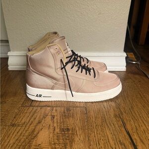 Nike High-Top Sneakers in Light Brown and Black